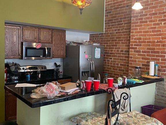 2nd image of 930 W Franklin St APT 3