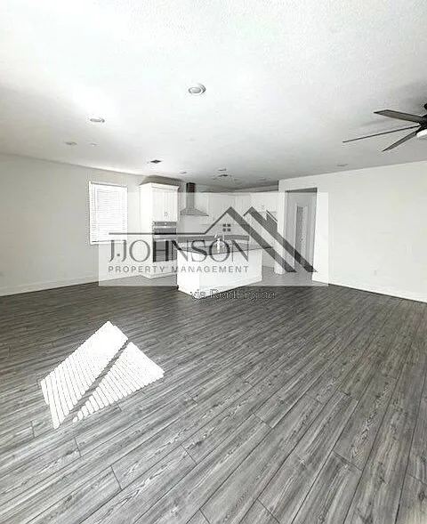 4 bed, 3.0 bath, $3,050 — Photo 2
