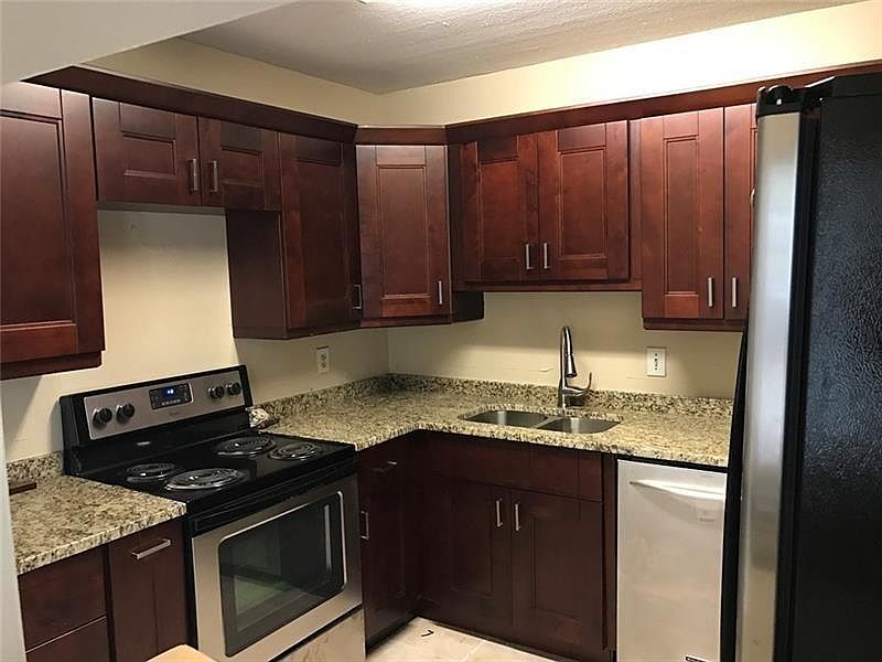 2nd image of 10851 NW 45th St