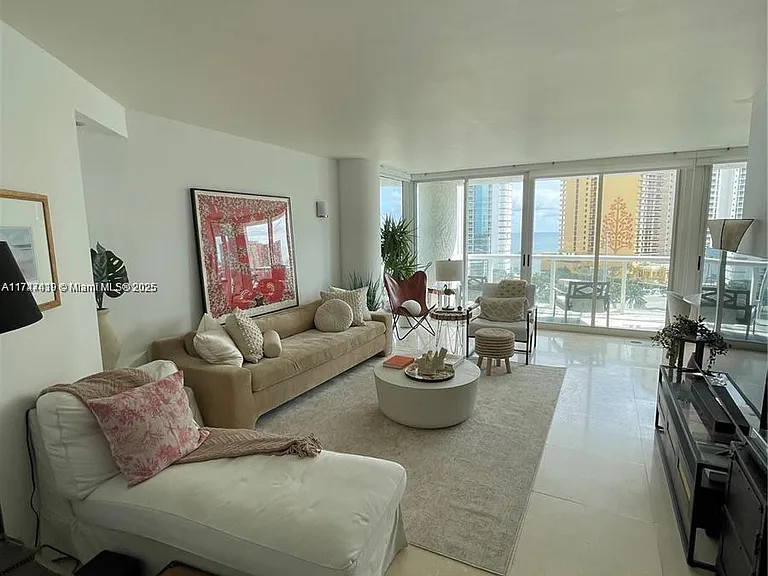16400 Collins Ave #9 — Photo 7