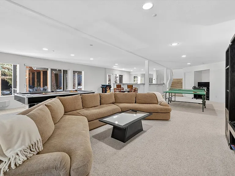 1264 Hidden Woods Dr — Photo 36