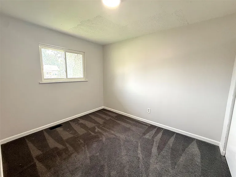 28476 Marquette St — Photo 8