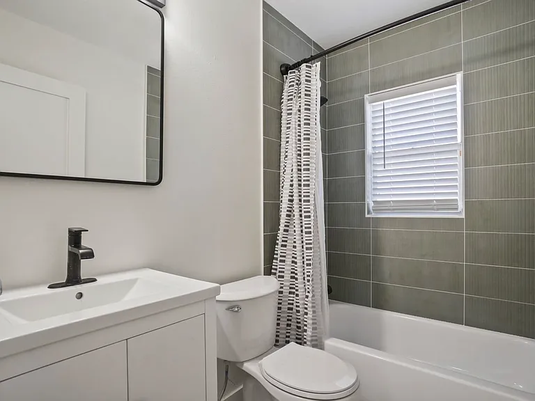 2125 W Cypress St — Photo 9