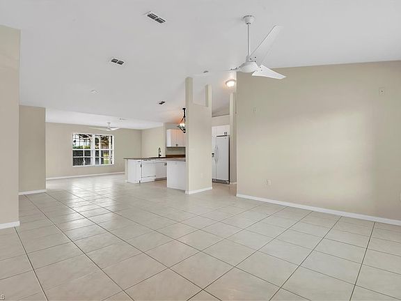4th image of 1722 NE 3rd Ave