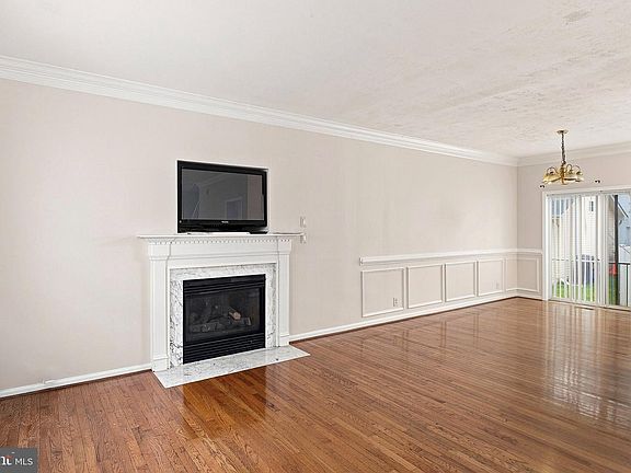 3rd image of 7661 Bluff Point Ln
