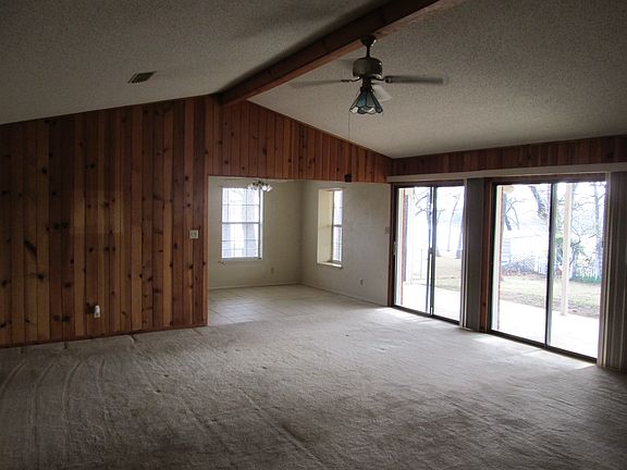 Dinning room lake view