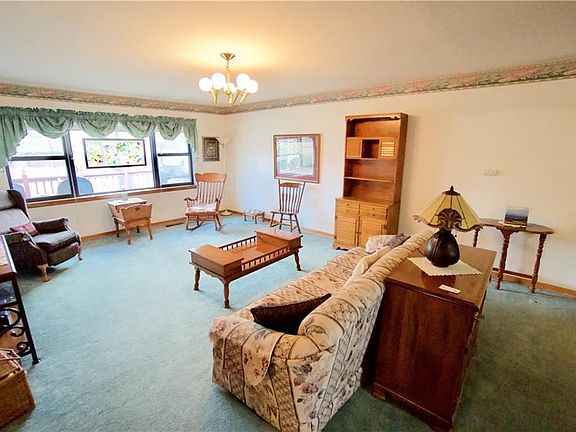 3rd image of 1208 Howard Dr