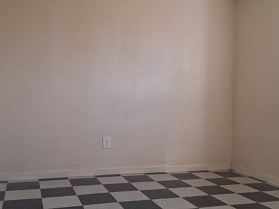 5th image of 1707 N Highway 26 APT 2