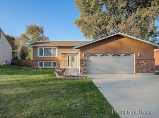 1950 Murcer Ln, Elgin, IL 60123