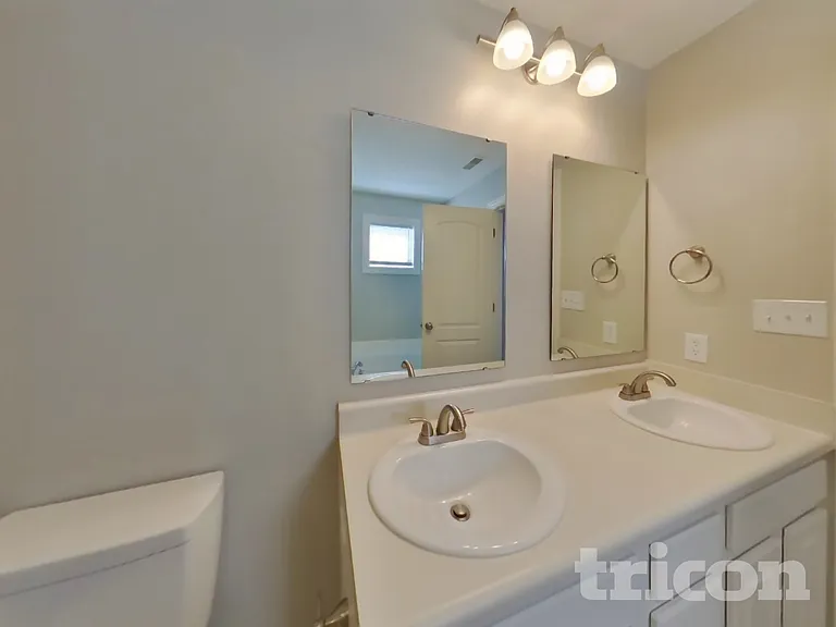 2990 Parkview Dr — Photo 9
