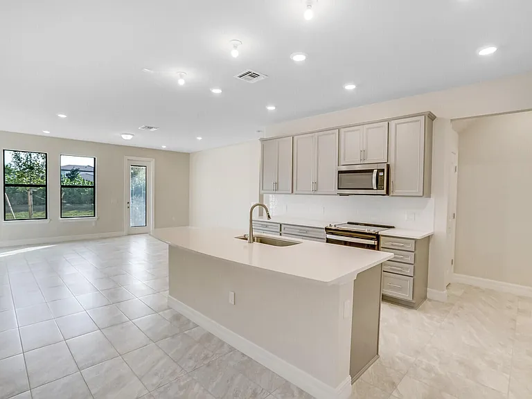 8656 Escue St — Photo 3
