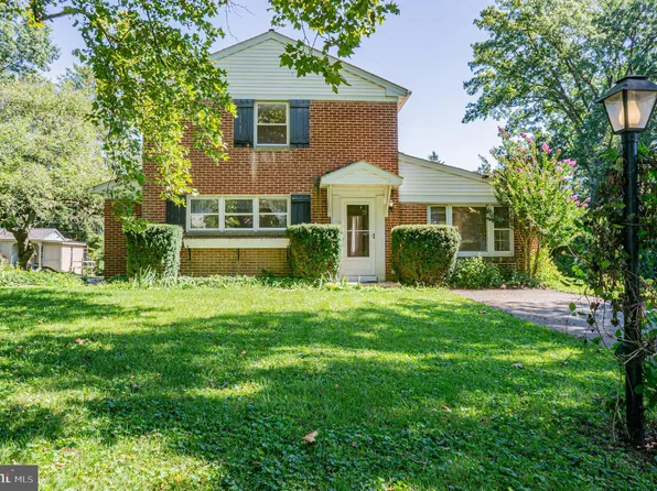 1823 Divot Ct, Lancaster, PA 17602