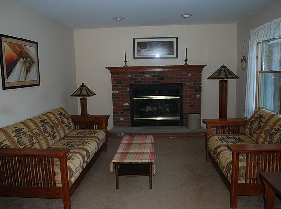 4th image of 84 Connelly Dr