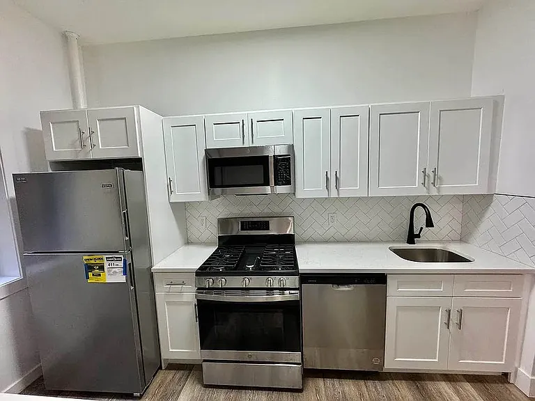 250 Crown St #1 — Photo 3