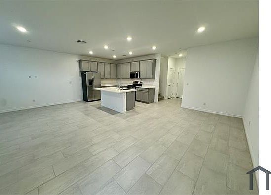 3rd image of 337 Laurel Peak Dr