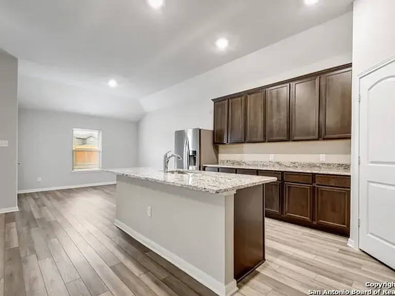 9330 Bennett Frst — Photo 10