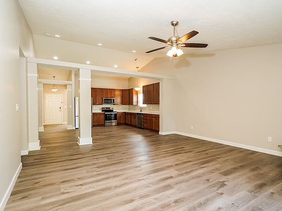 4th image of 1901 Osman Dr