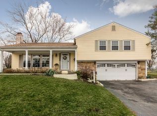 1305 Colwyn Dr, Schaumburg, IL 60194