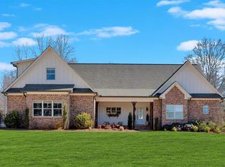 915 Pool Rd, Hiram, GA 30141