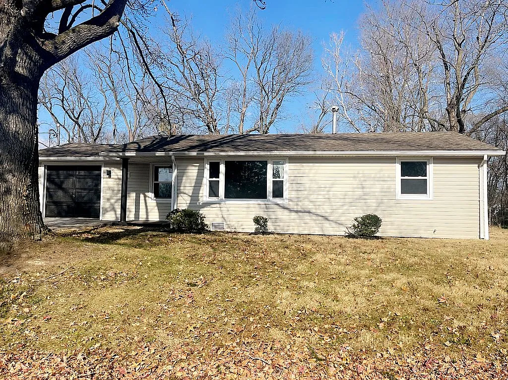627 Monica Dr photo 1