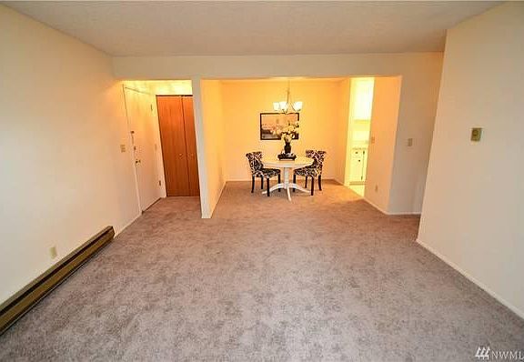 5th image of 1605 N Visscher St APT O-107