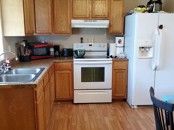 3rd image of 195 Greenhill Way