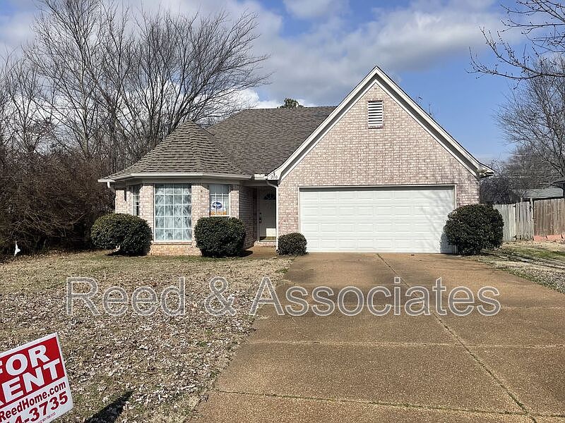 1st image of 200 Garden View Dr