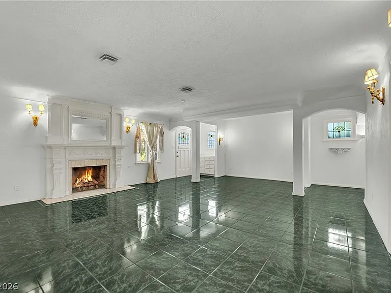 1250 Shadow Ln — Photo 12