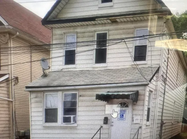 127 Eaton Pl, Staten Island, NY 10302