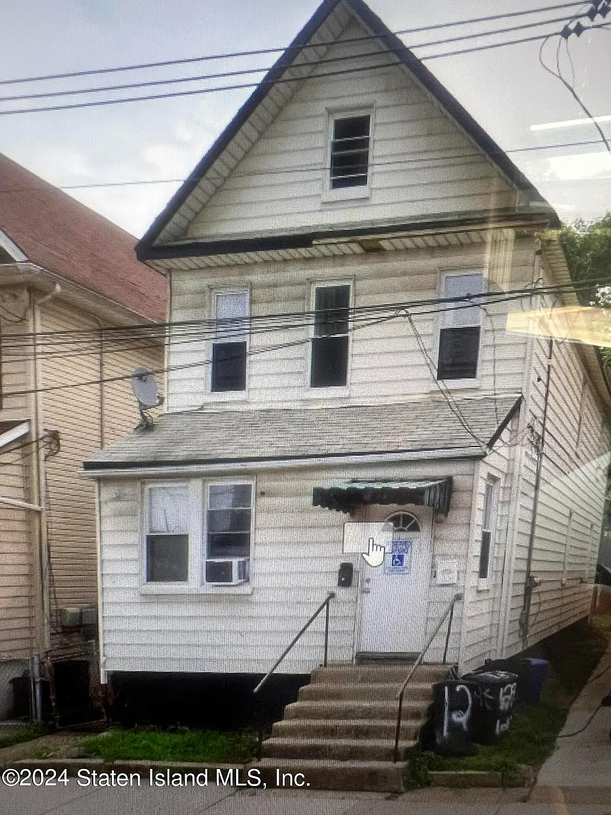 127 Eaton Pl photo 1