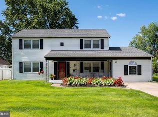 49 Henderson Ln, Willingboro, NJ 08046