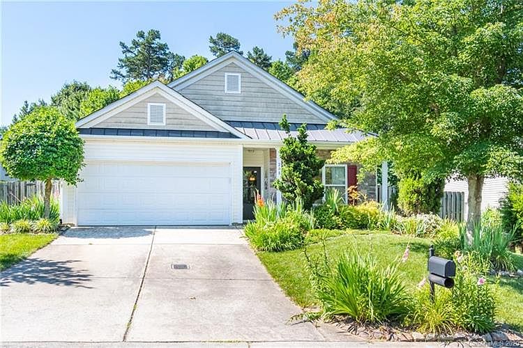 1st image of 248 Flanders Dr