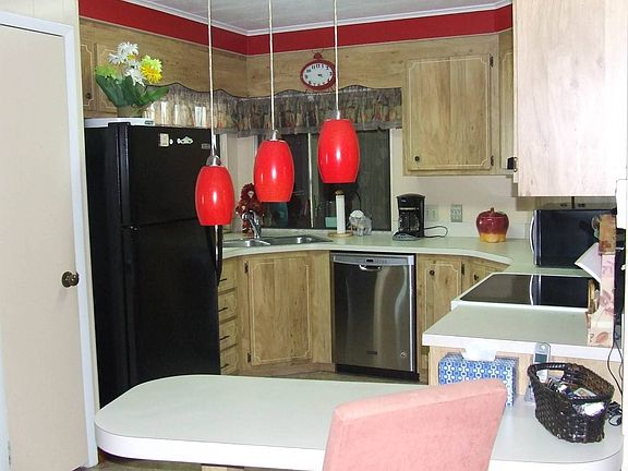 2nd image of 271 Longpointe Ct