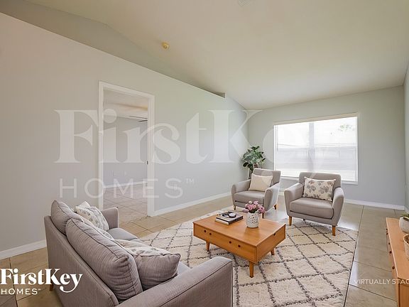 4th image of 827 Massy Ct