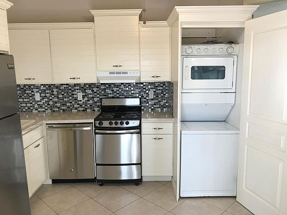 4th image of 111 E Winter Park St