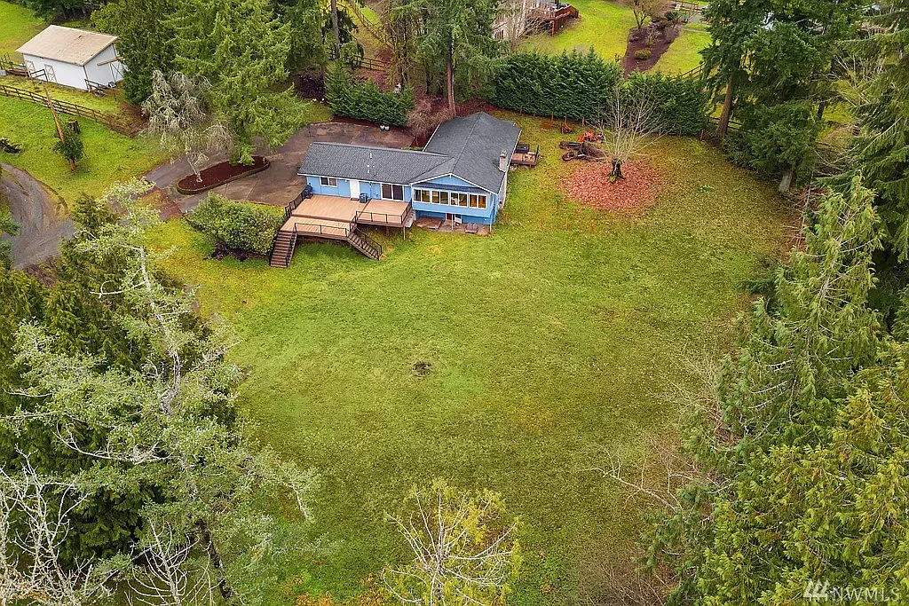 20525 SE 26th St photo 1