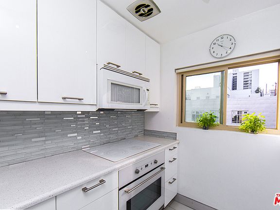 3rd image of 1110 Hacienda Pl APT 307