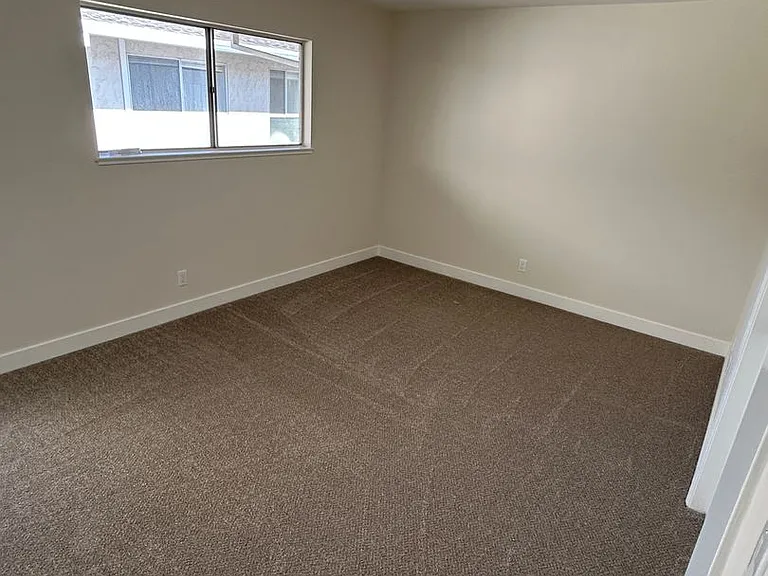 2760 Melendy — Photo 7