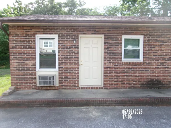 1425 1st Ave NW #1, Hickory, NC 28601