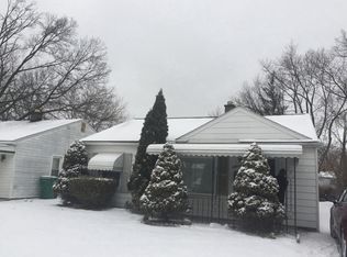 28502 Elmwood St, Garden City, MI 48135