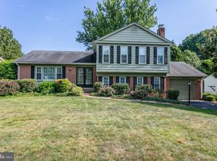 8120 Lake Pleasant Dr, Springfield, VA 22153