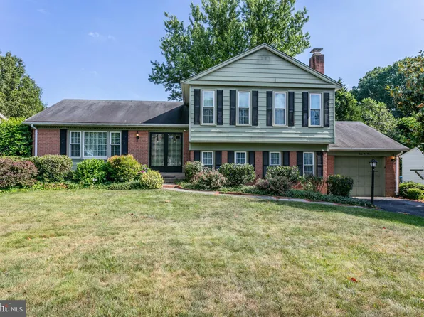 8120 Lake Pleasant Dr, Springfield, VA 22153