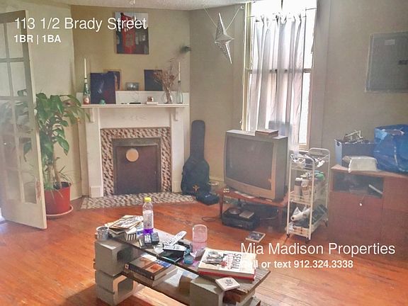 4th image of 113 1/2 Brady St