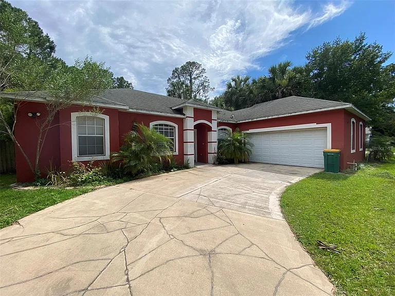 1004 Pine Tree Dr — Photo 2