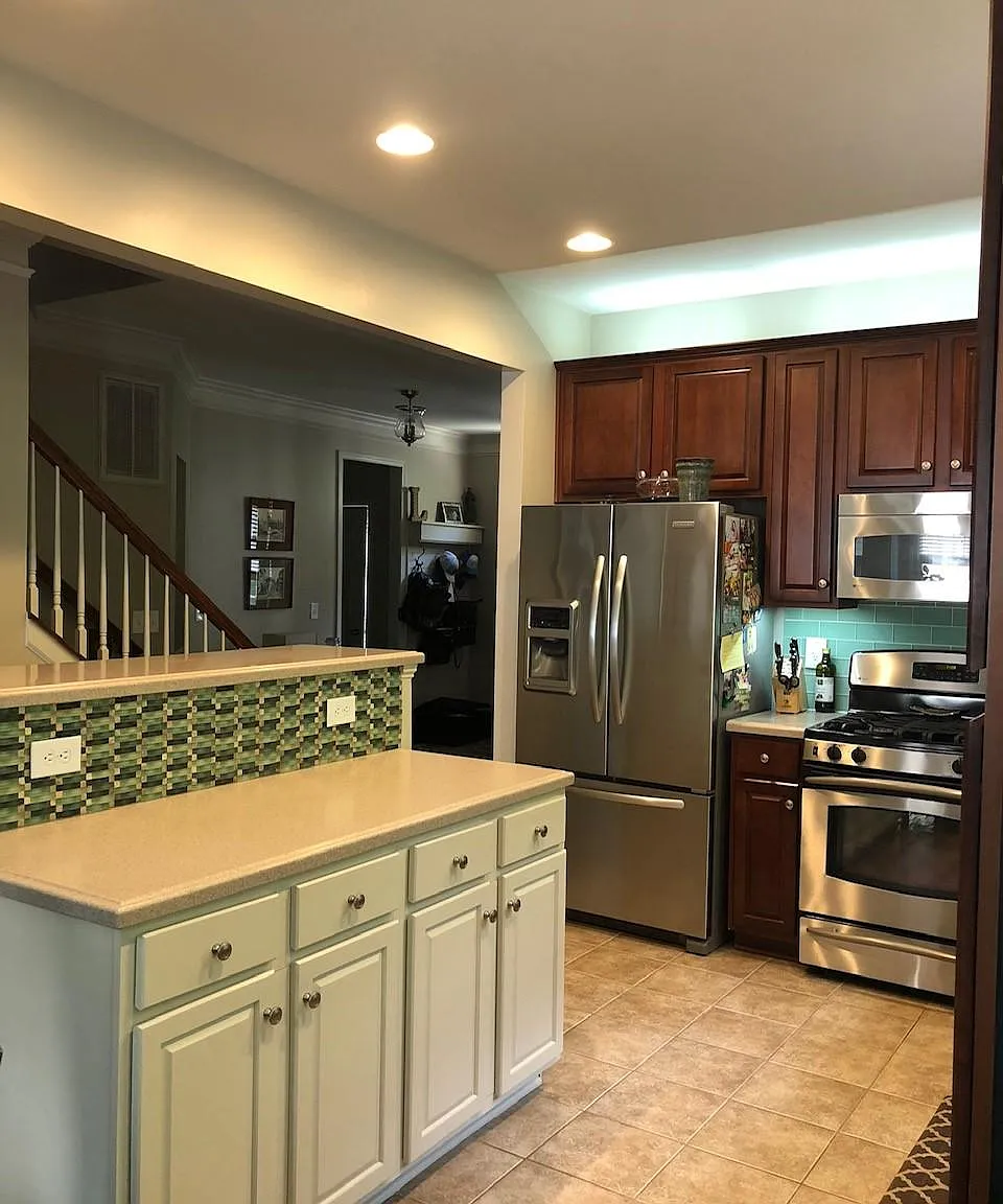 3 bed, 2.5 bath, 2550 sqft, $3,100 — Photo 4
