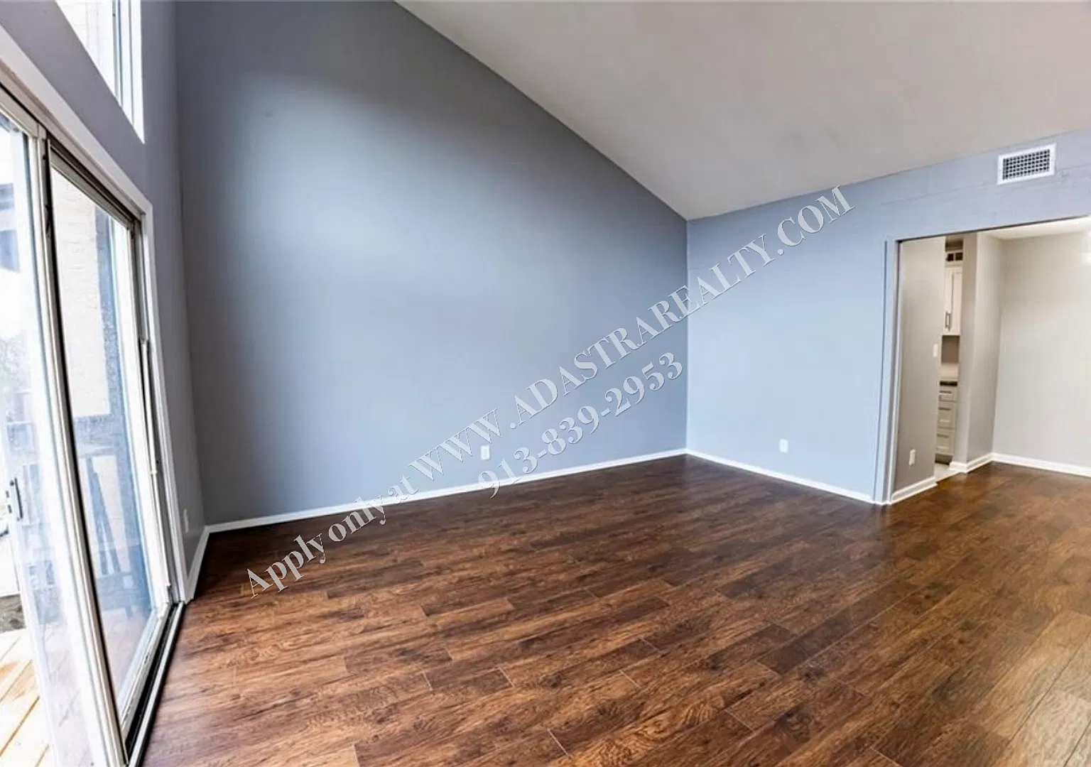 Plaza Penthouse Experience-Available Now!! — Photo 2