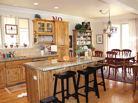Kitchen/dining