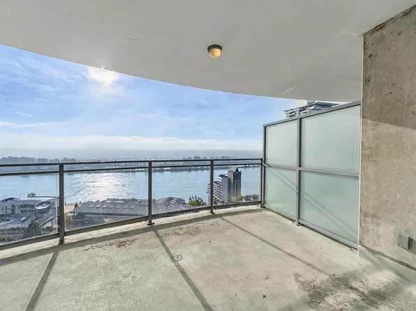888 Carnarvon St #2302, New Westminster, BC V3M 0C6