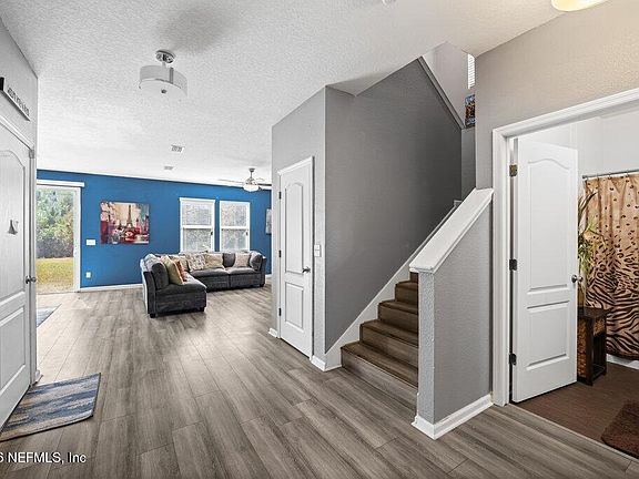 4th image of 97500 ALBATROSS Drive