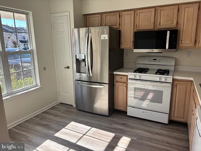 2 bed, 2.0 bath, 1321 sqft, $2,500 — Photo 4